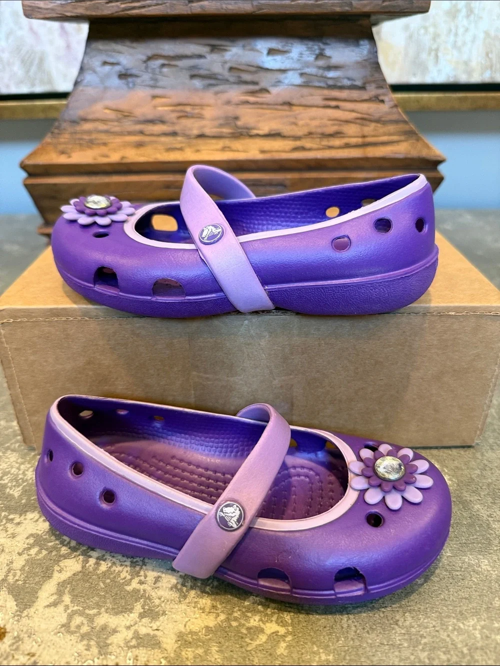 EUC Crocs Keeley Petal Charm Flat Mary Janes size 9